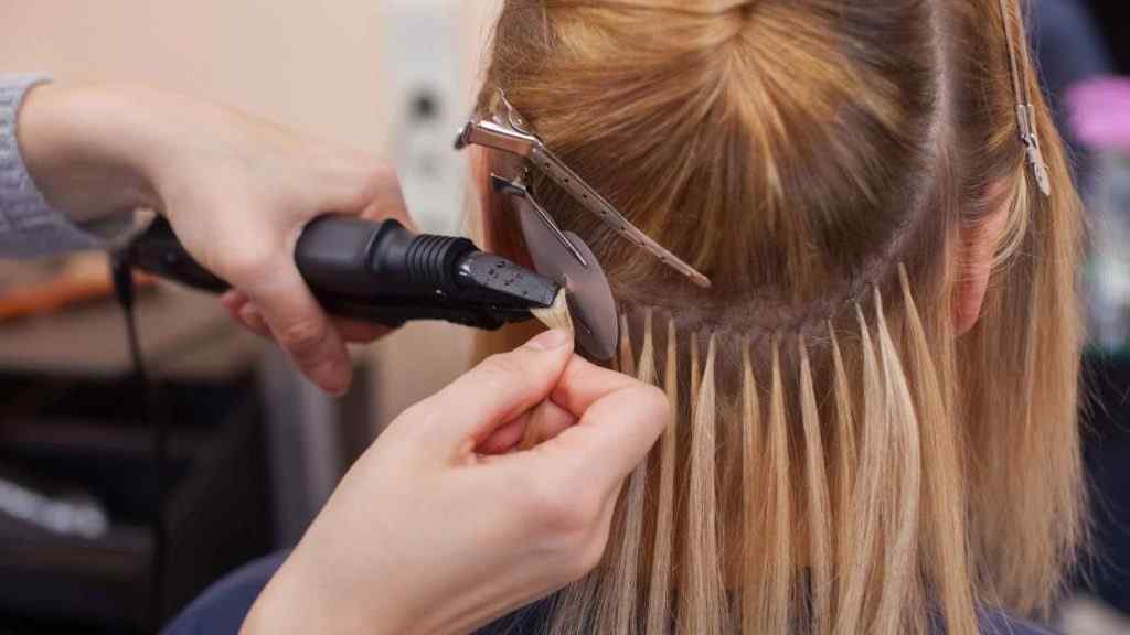 A Comprehensive Guide On Weave Hair Extensions: How to Install And Remove